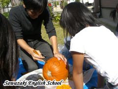 ナイフは先生に切ってもらいました