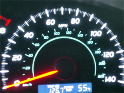 アメリカの車のスピードメーターもマイル