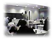 彼はガーナからです。