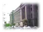 Newark Courtです。外見は立派ですが、、、