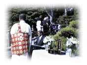 結婚式で、祭壇には「南無阿弥陀仏」が、、、