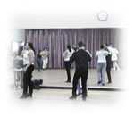 一生懸命ダンスしてます・・・